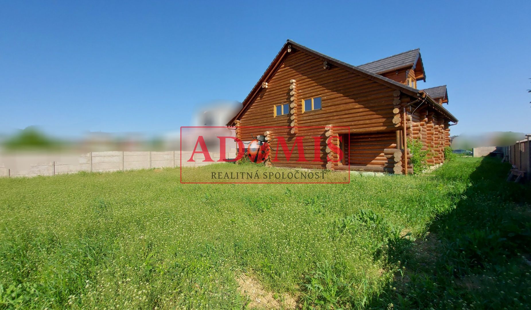 ADOMIS - exkluzívny 5-izb zrubový rodinný dom,Valaliky,3x kúpelňa,391m2,pozemok 944m2,dvojpodlažný,kompletne oplotený