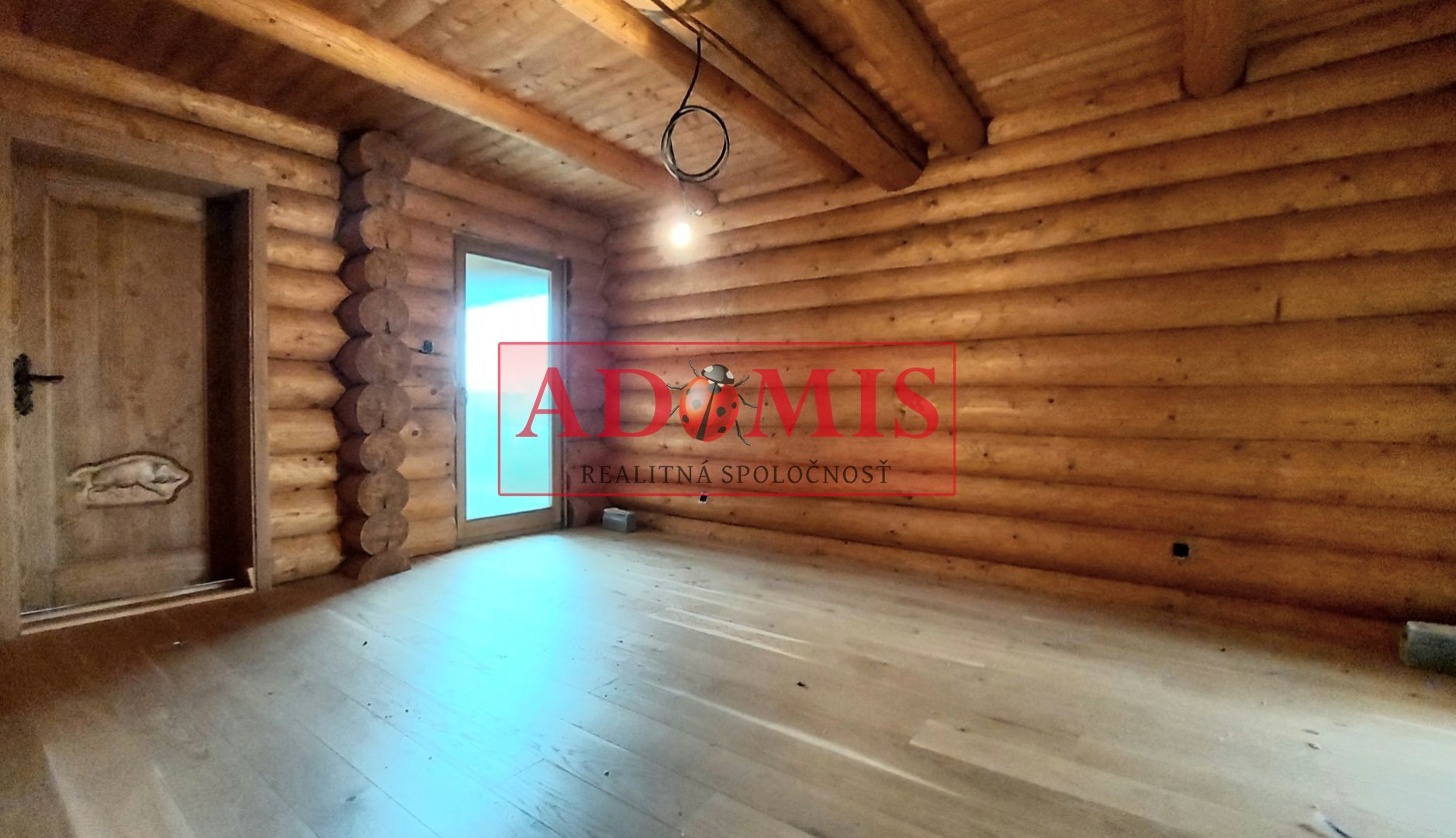 ADOMIS - exkluzívny 5-izb zrubový rodinný dom,Valaliky,3x kúpelňa,391m2,pozemok 944m2,dvojpodlažný,kompletne oplotený