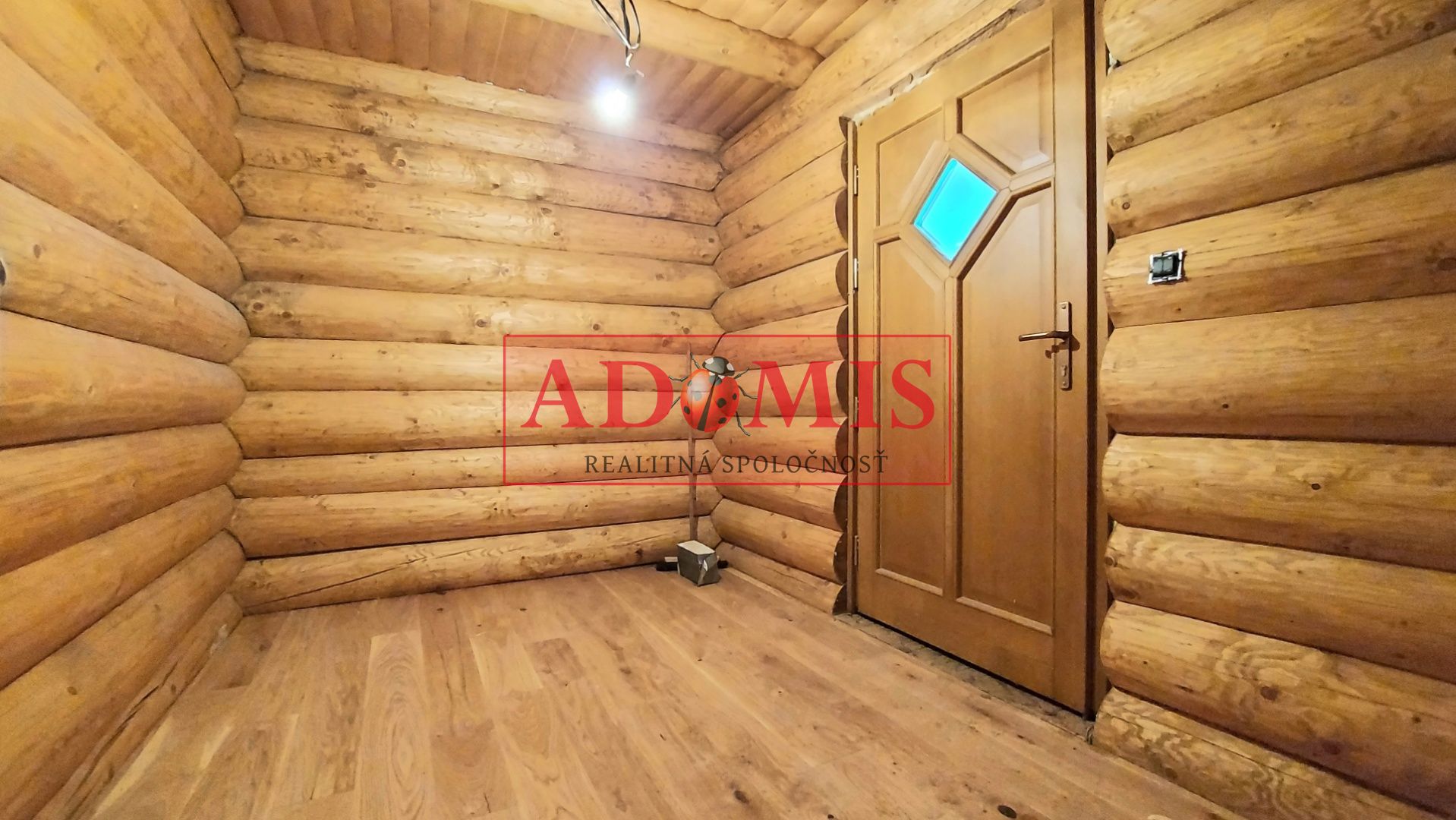 ADOMIS - exkluzívny 5-izb zrubový rodinný dom,Valaliky,3x kúpelňa,391m2,pozemok 944m2,dvojpodlažný,kompletne oplotený