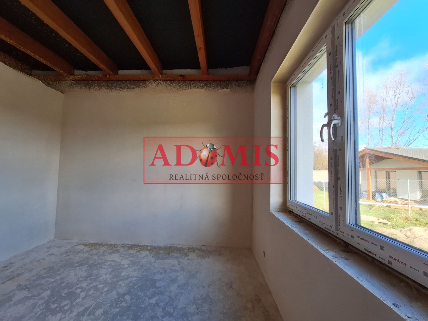 ADOMIS -  vymením bungalov 160m2 za byt,kompletné IS, pozemok 573m2, tepelné čerpadlo,blízka obec za Šacou,Veľká Ida.