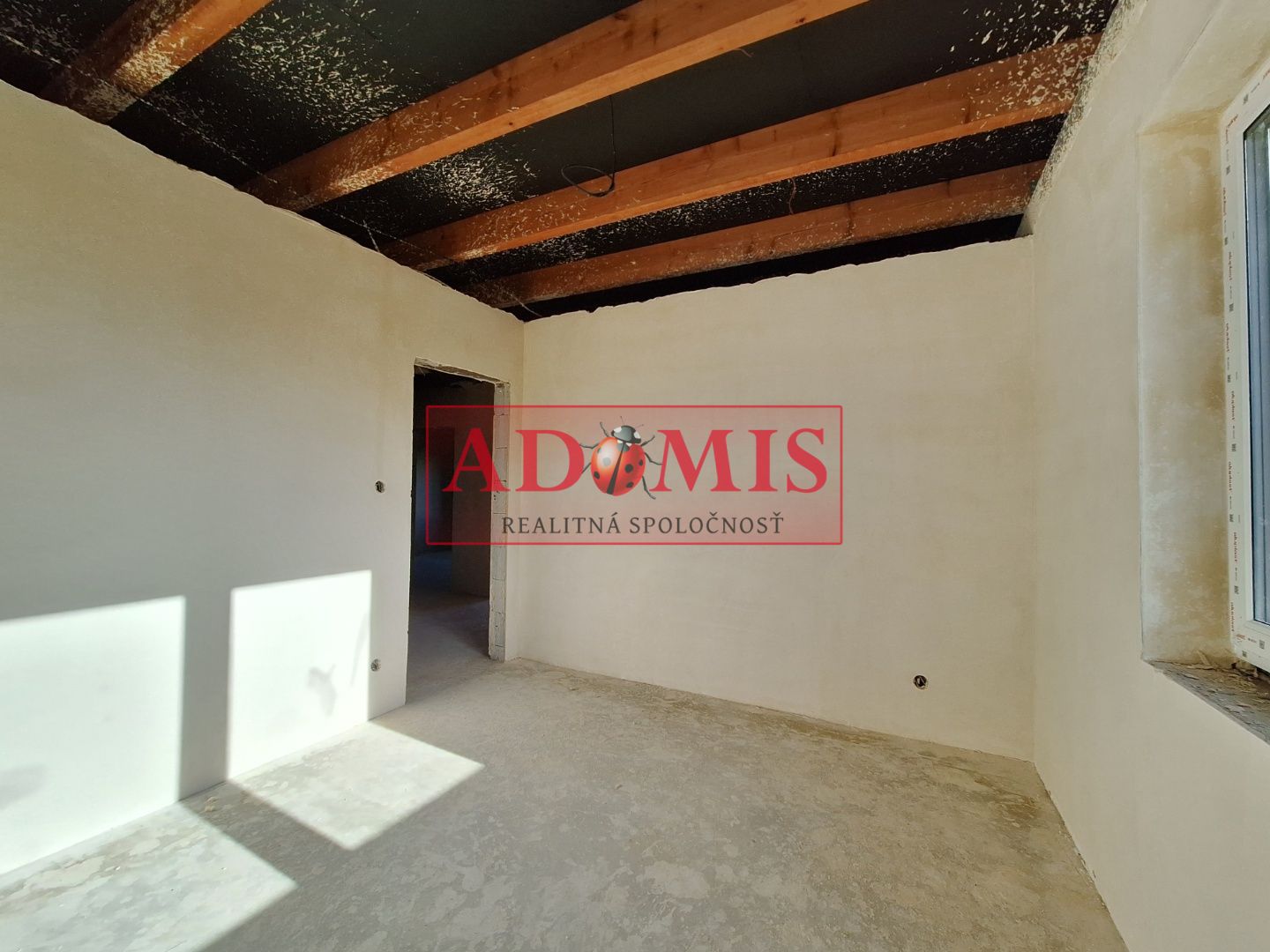 ADOMIS -  vymením bungalov 160m2 za byt,kompletné IS, pozemok 573m2, tepelné čerpadlo,blízka obec za Šacou,Veľká Ida.