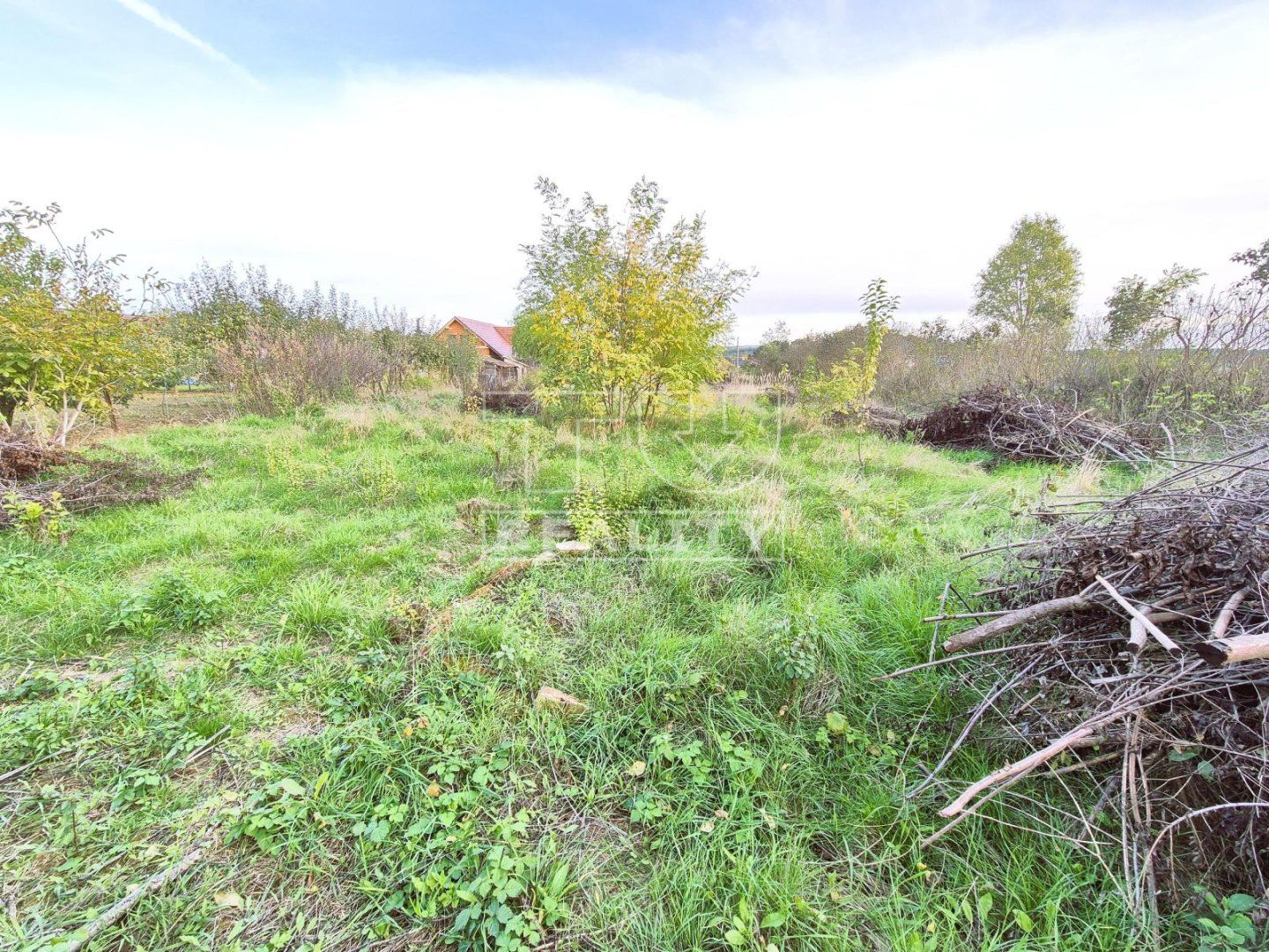 Na predaj stavebný pozemok v obci Malé Vozokany, 500 m2