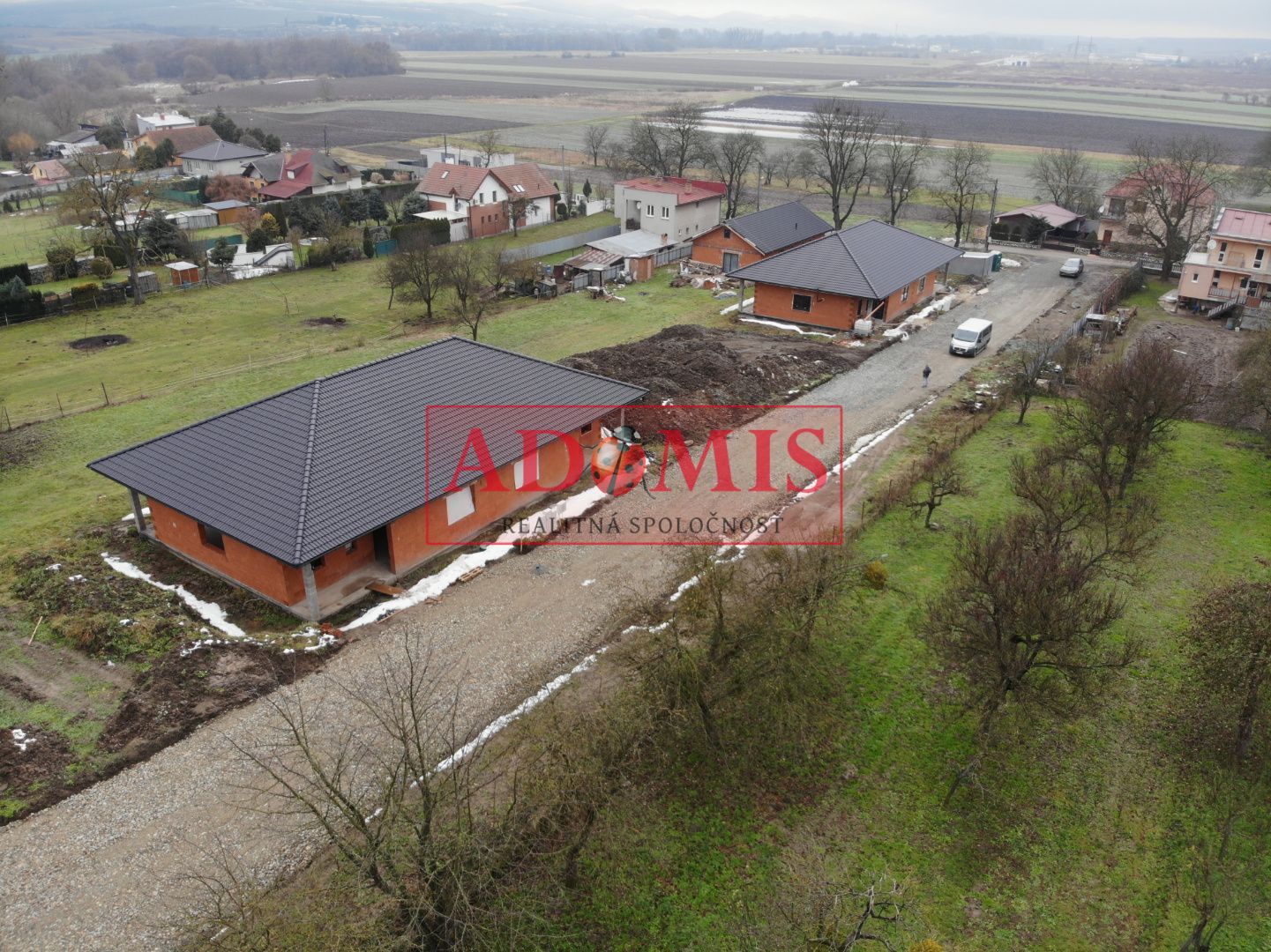 ADOMIS - 4-izb. bungalov, pozemok 6ár,  obec Ploské, 15 km z Košíc,, novostavba, Košice - okolie