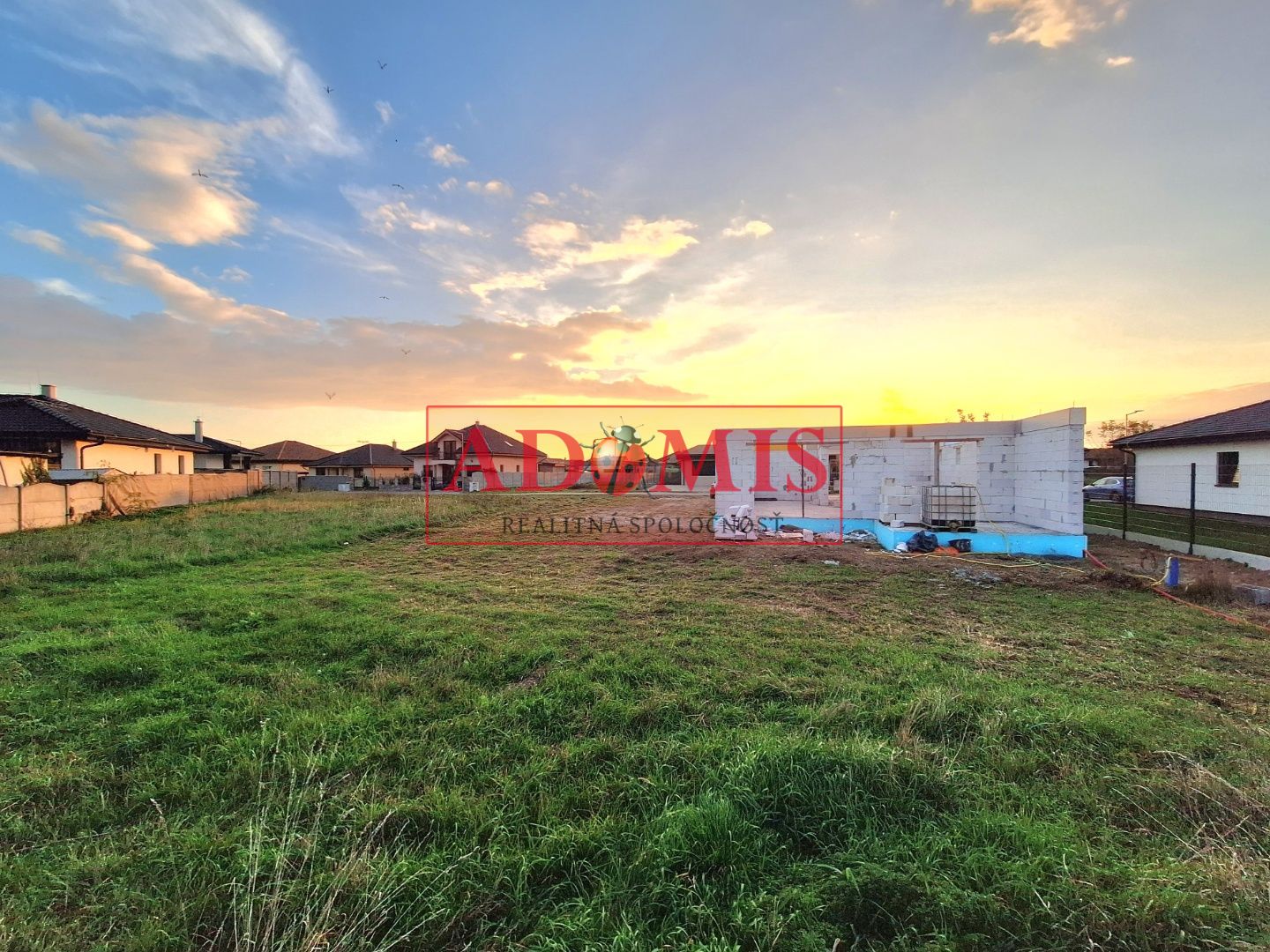 Predáme 4-izbový nadštandard bungalov Čaňa,tep. čerpadlo,800m2, iba 10km z Košíc.