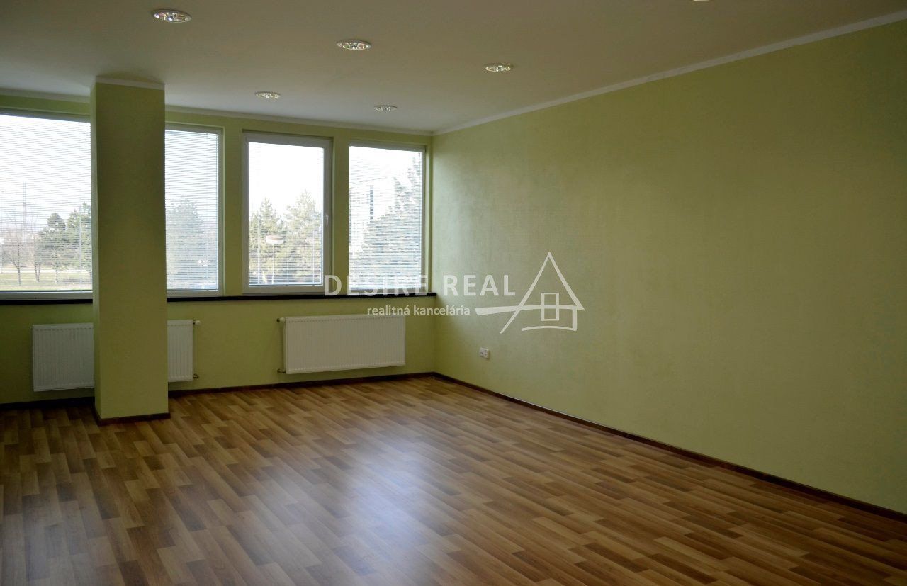 Kancelárie, Pezinok, Drevárska ul., od 32 m2 za 7,- EUR/m2 !!!