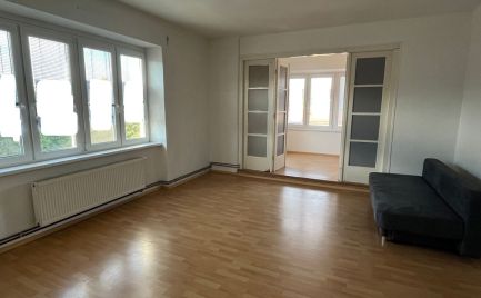 Veľkometrážny 3 izbový byt 125 m2, s garážou a podielmi na pozemku 564 m2 v rodinnej vile v centre Trenčína