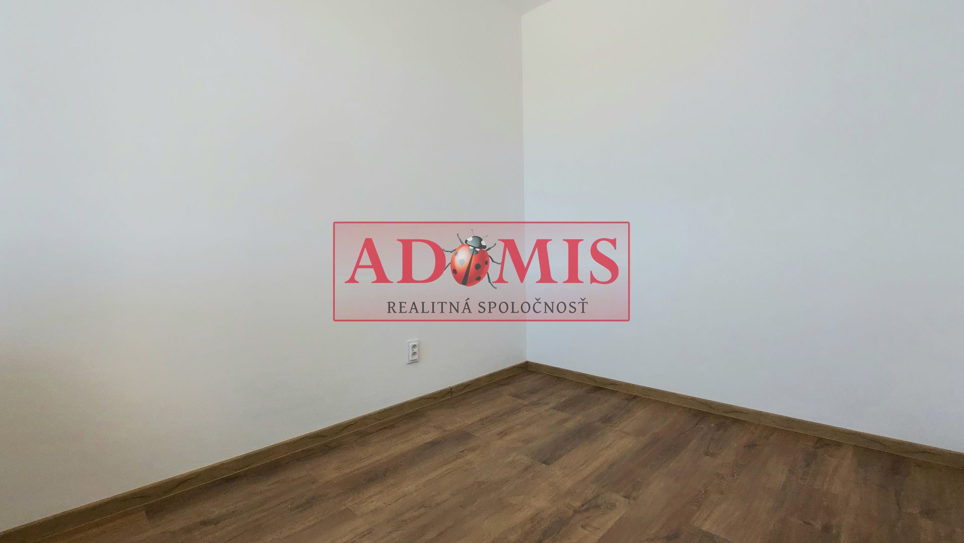 ADOMIS - predáme 5izbový nadštandardný RD 2podlažný kompletne dokončený, 2x kúpelňa,kolaudácia,131m2,parking,záhradka,Košice - Krásna