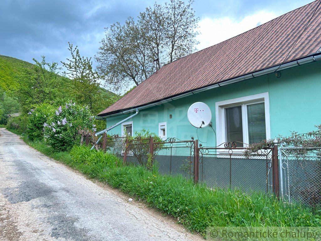 ZNÍŽENÁ CENA - Vidiecky dom pod lesom v obci Rožňavské Bystré