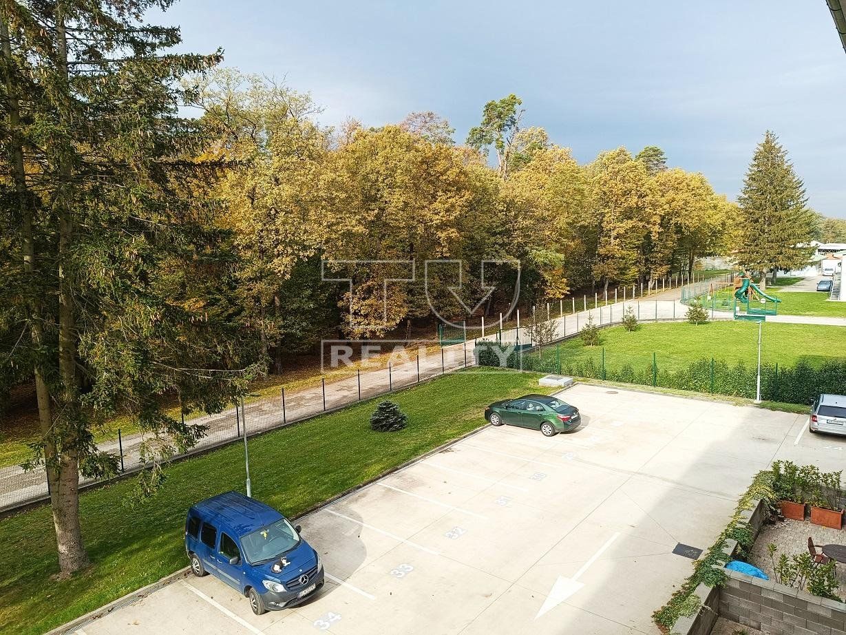 2-IZBOVÝ BYT,LOZORNO-PROJEKT BREZINY,PARKING,43m2