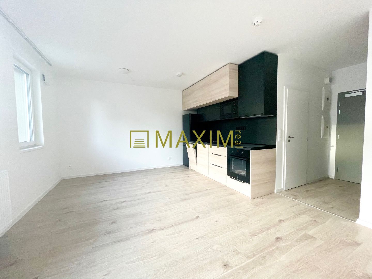 Iný-Prenájom-Bratislava - mestská časť Ružinov-530 €