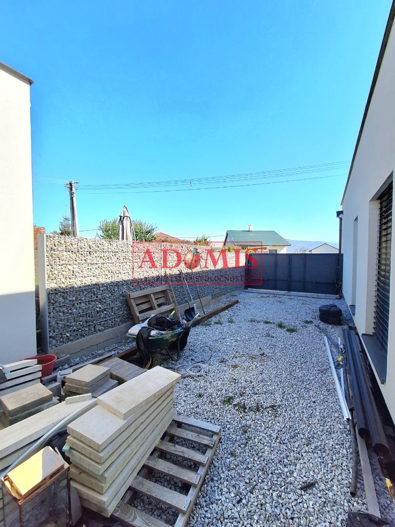 Vymením moderný bungalov za byt, 458m2 Košice - Krásna , zimná záhrada, plot, pergola