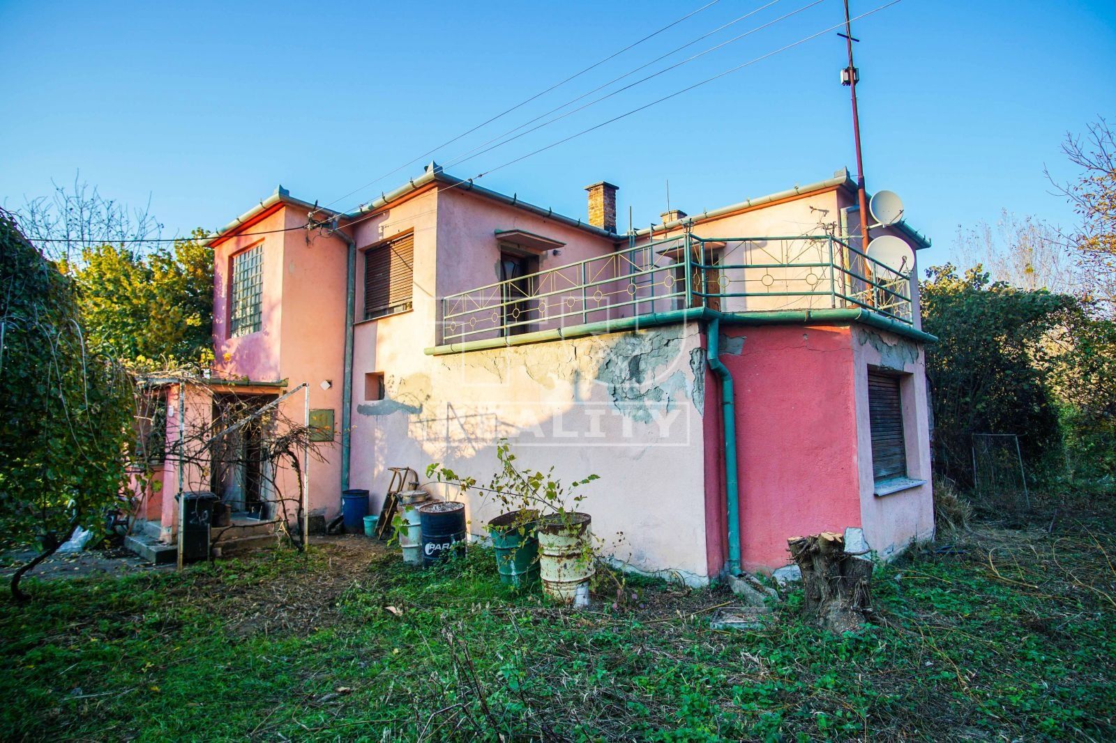 4-izbový rodinný dom s garážou a terasou v lesoch pri Komoči, 1673m2