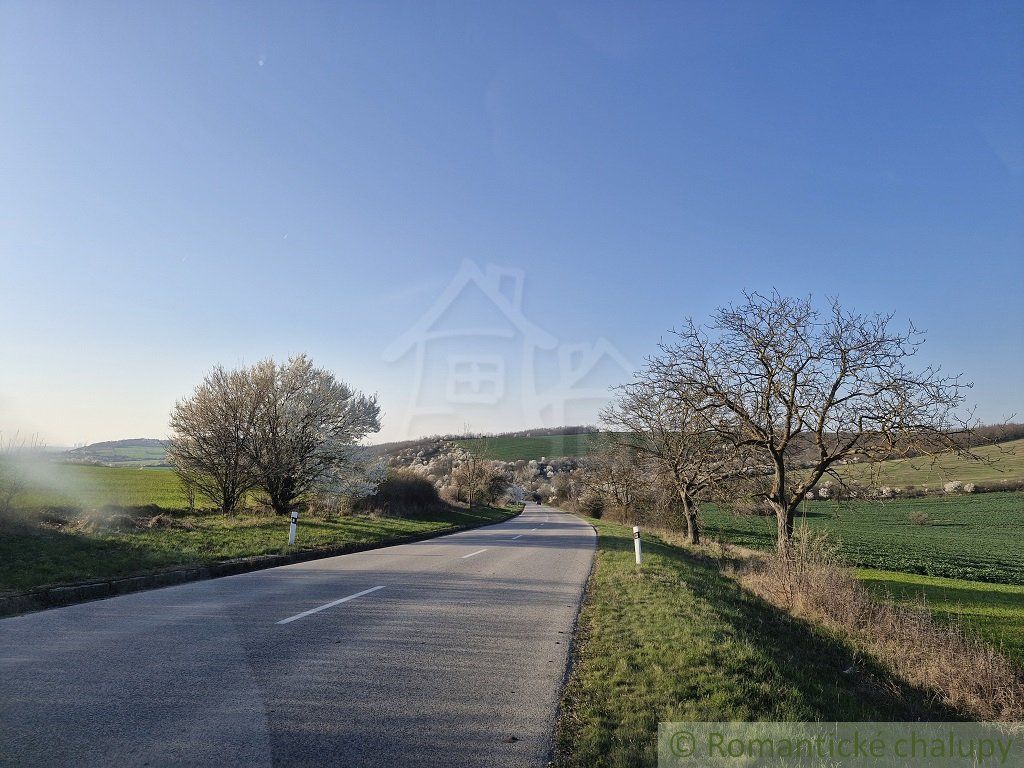 Gazdovský dom na veľkom pozemku v Hontianskej Vrbici