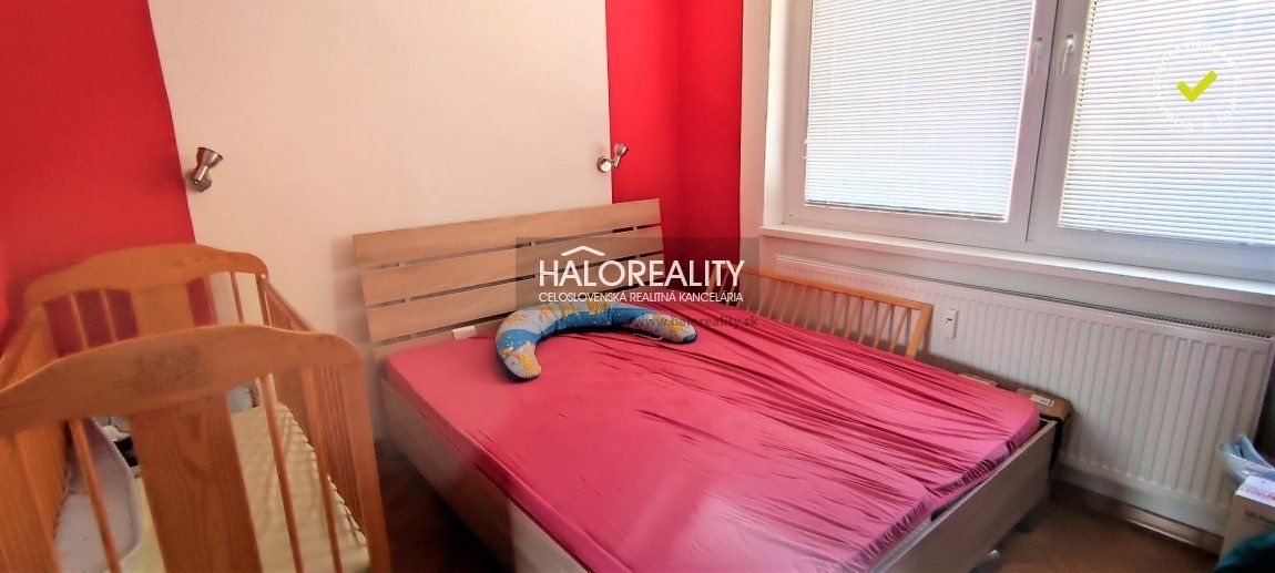 HALO reality - Prenájom, trojizbový byt Nové Zámky, ulica Cyrilometodská