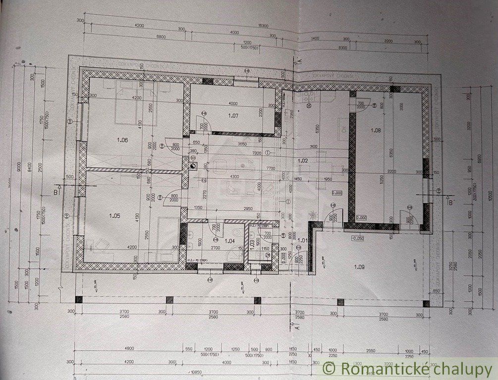 Rozostavaný rodinný dom v kľudnej uličke v obci Pribeta