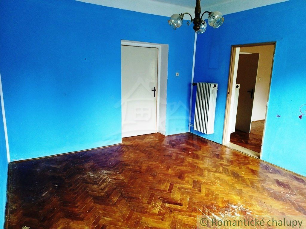 Dom vhodný na okamžité bývanie s veľkým 949m²  pozemkom v obci Pastovce