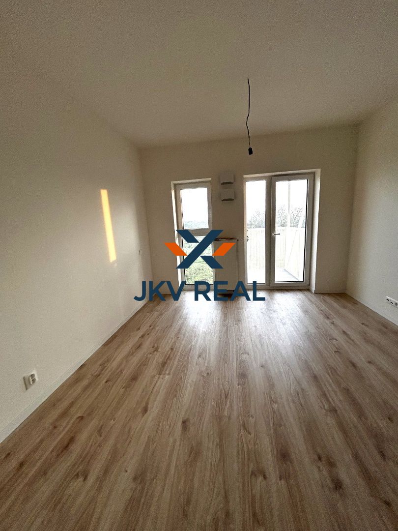 Iný-Predaj-Bratislava - mestská časť Petržalka-132900.00 €