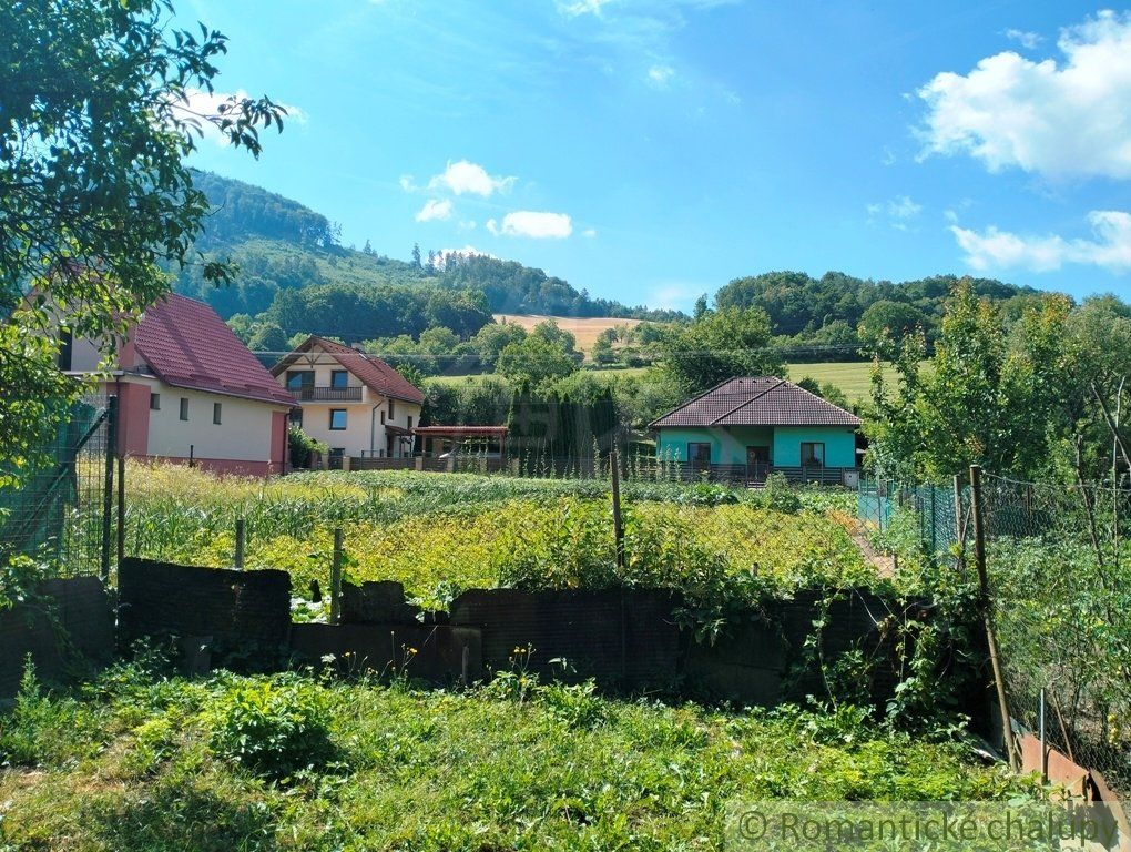 Dom vhodný aj na chalupu v obci Košecké Podhradie na predaj