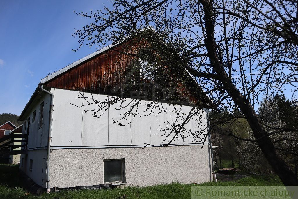 NOVÁ CENA  ! Priestranný rodinný dom so záhradou v príjemnom prostredí H. Tisovníka