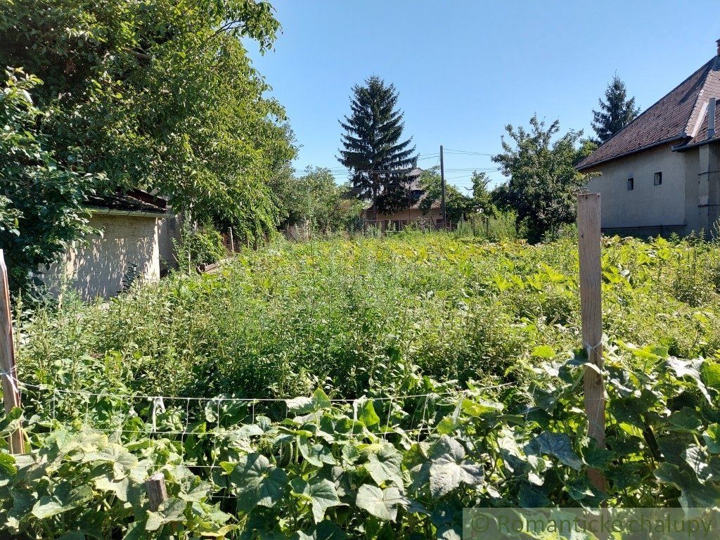 Pozemok v poddunajskej vinárskej dedinke Moča