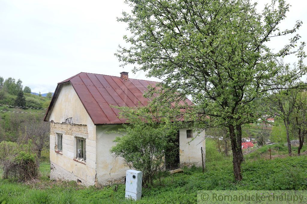 EXKLUZÍVNE - Pôvodný dom  a stavebný pozemok v Hriňovej