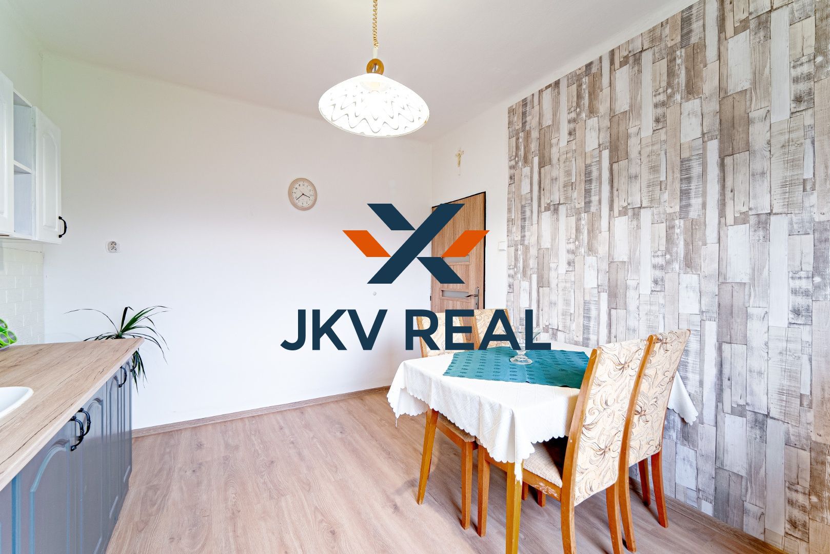 JKV REAL ponúka na predaj RODINNÝ DOM v obci Čereňany