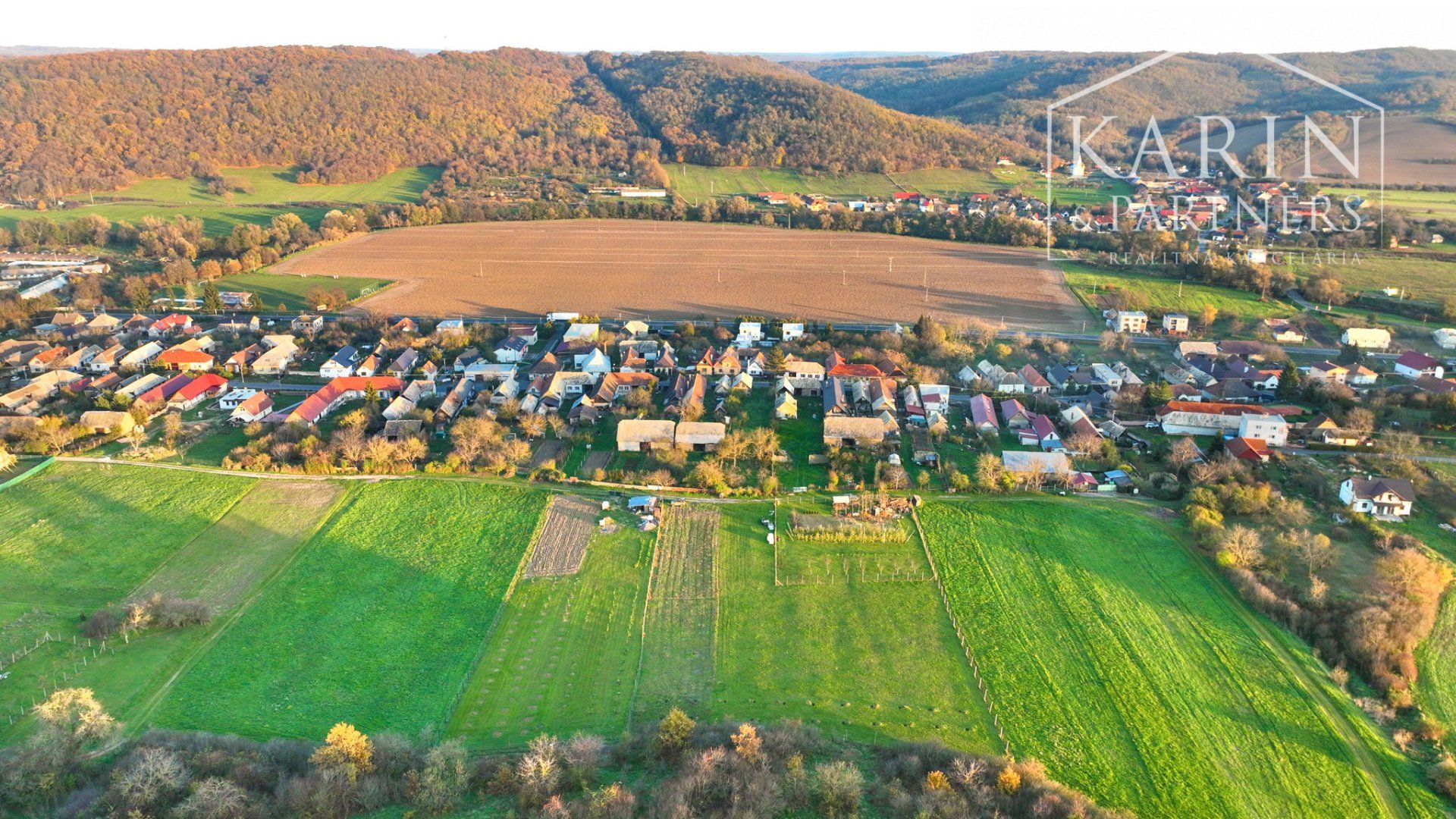 Pozemok vhodný na výstavbu 3069m​​​​​​​​​​​​​​2 blízko kúpeľného mesta Dudince