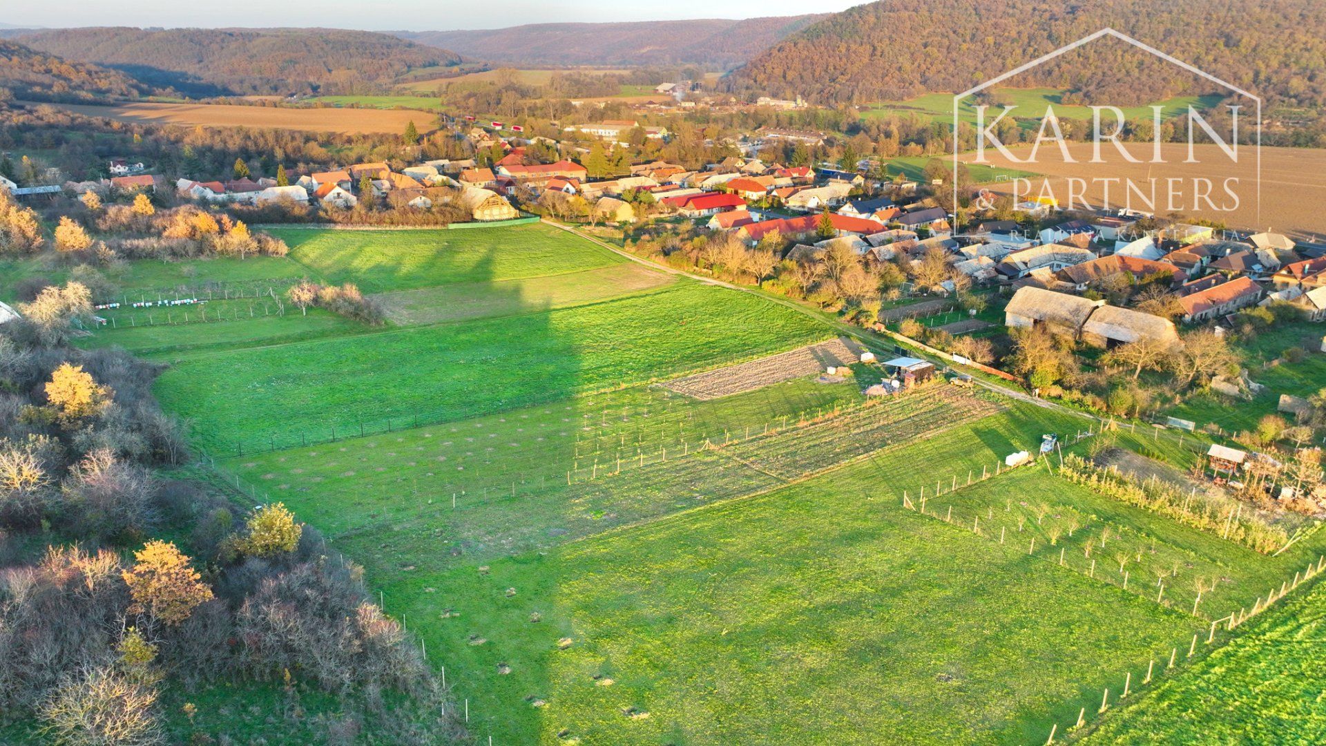 Pozemok vhodný na výstavbu 3069m​​​​​​​​​​​​​​2 blízko kúpeľného mesta Dudince