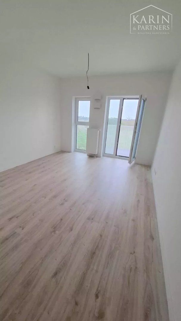 Iný-Predaj-Bratislava - mestská časť Petržalka-136990.00 €