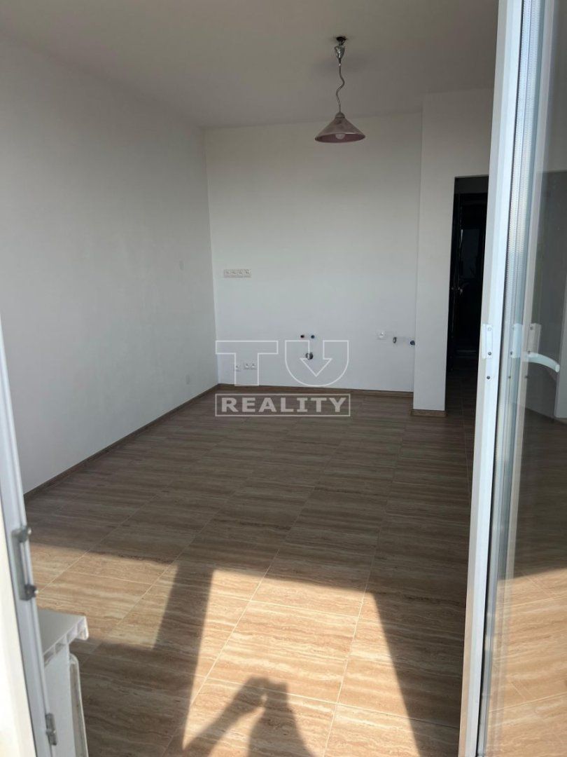 TUreality ponúka na predaj túto krásnu garzonku v Zlatých Moravciach, 25,40m2