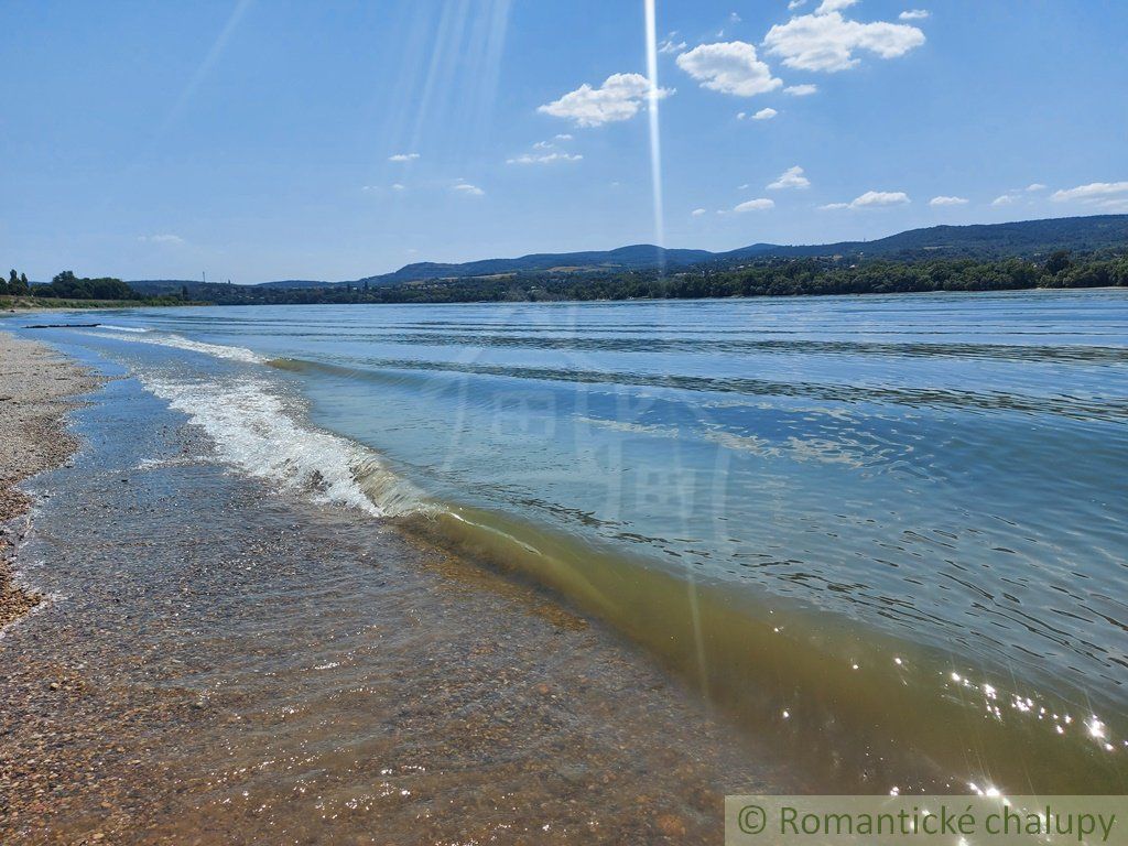 Pôvodný dom na rozľahlom pozemku len 6 km od Štúrova v obci Kamenica nad Hronom