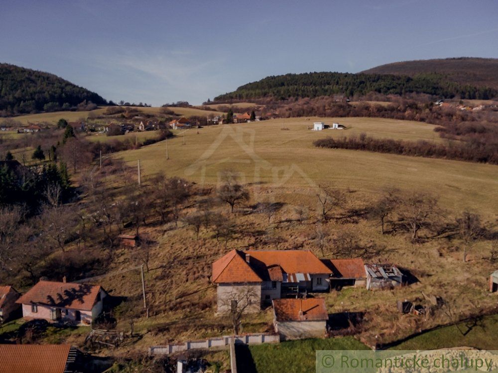 Dom s krásným 1,5hektárovým pozemkom s výhľadmi na okolie