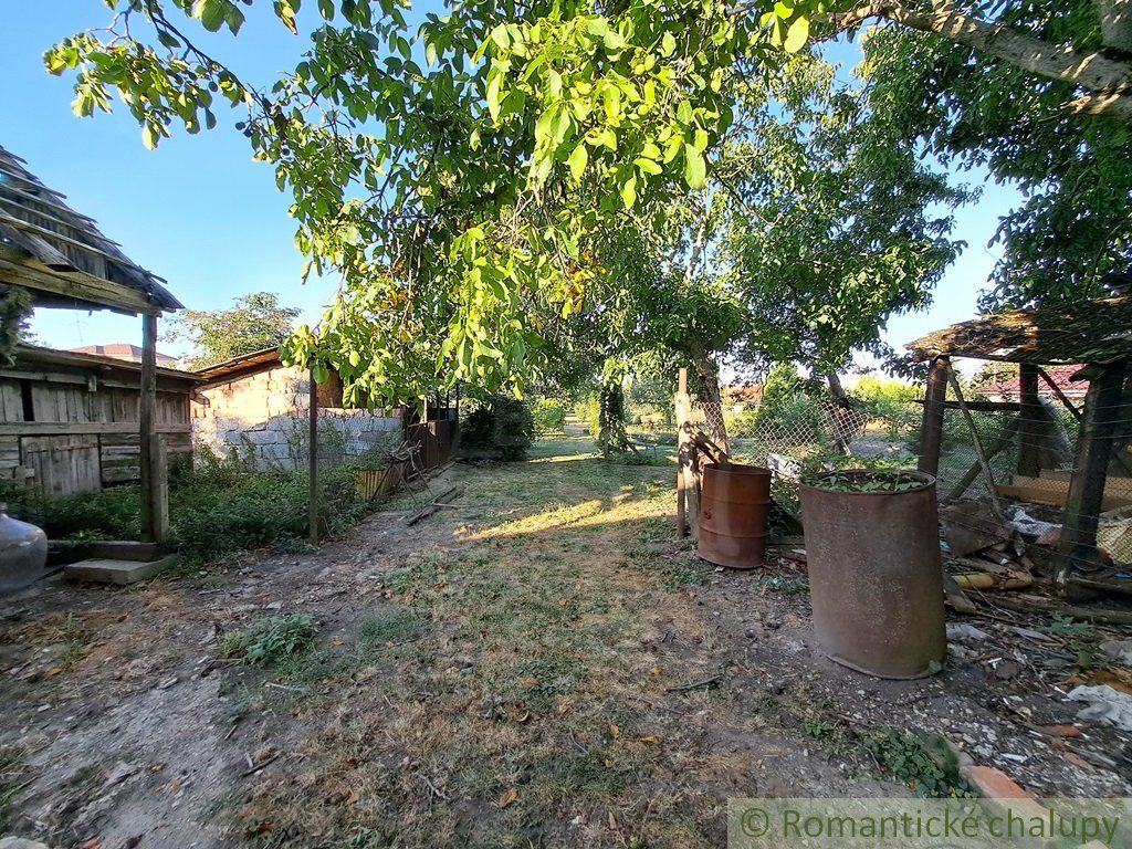 Nová cena - Rodinný dom s pozemkom 1325m2 v obci Vinodol - 18km od Nitry