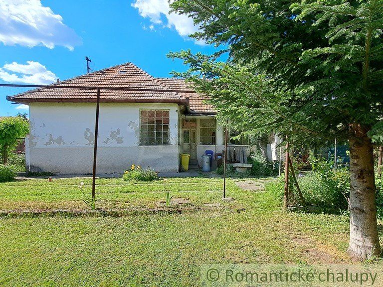 Nová cena - Rodinný dom s pozemkom 1325m2 v obci Vinodol - 18km od Nitry