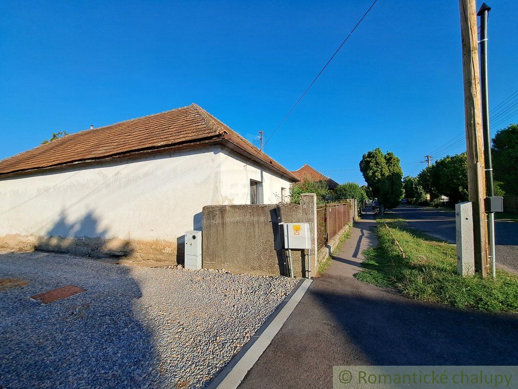 Nová cena - Rodinný dom s pozemkom 1325m2 v obci Vinodol - 18km od Nitry