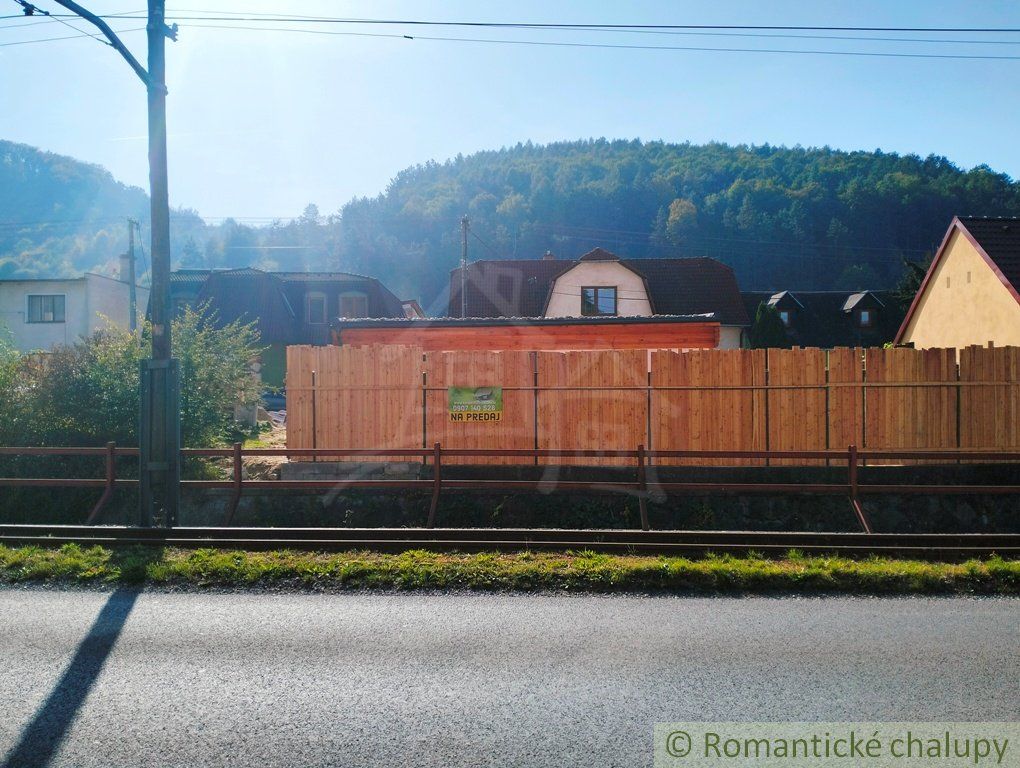 Prírodný  zdravý rodinný dom v obci Trenčianska Teplá na predaj