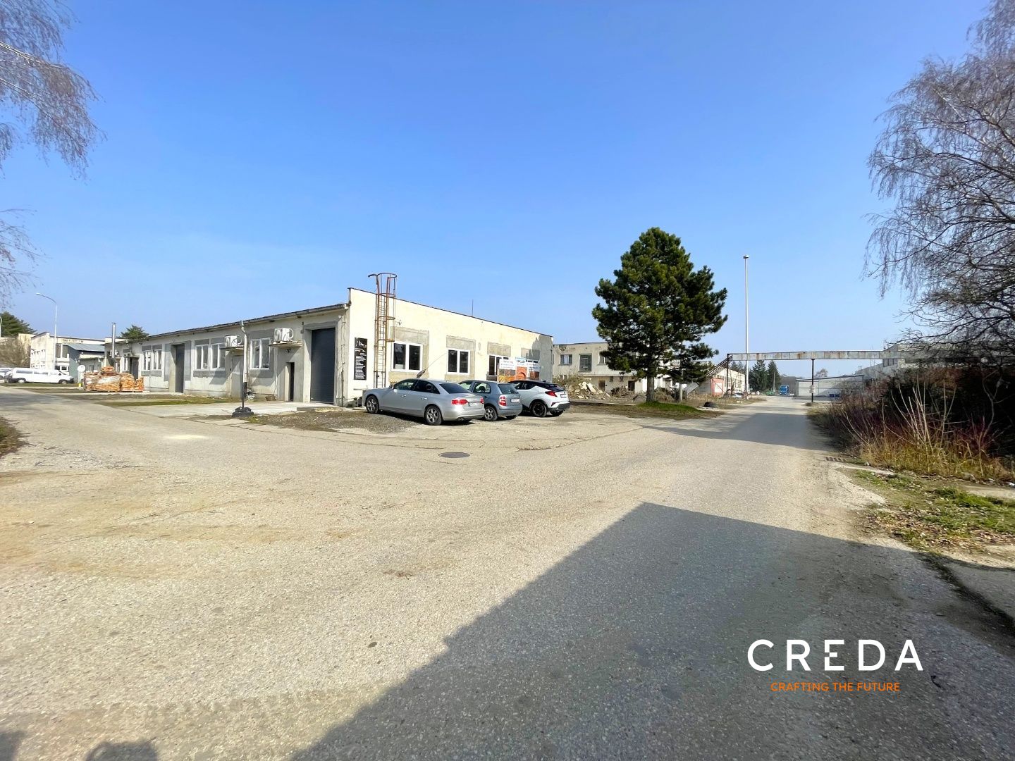 CREDA | prenájom komerčného priestoru 330 m2, Nitra