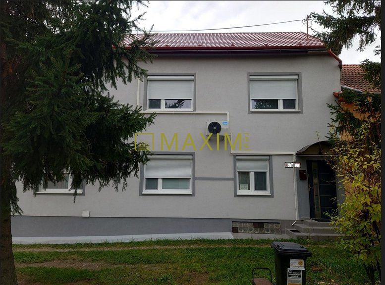 Rodinný dom-Predaj-Bratislava - mestská časť Rača-303000.00 €