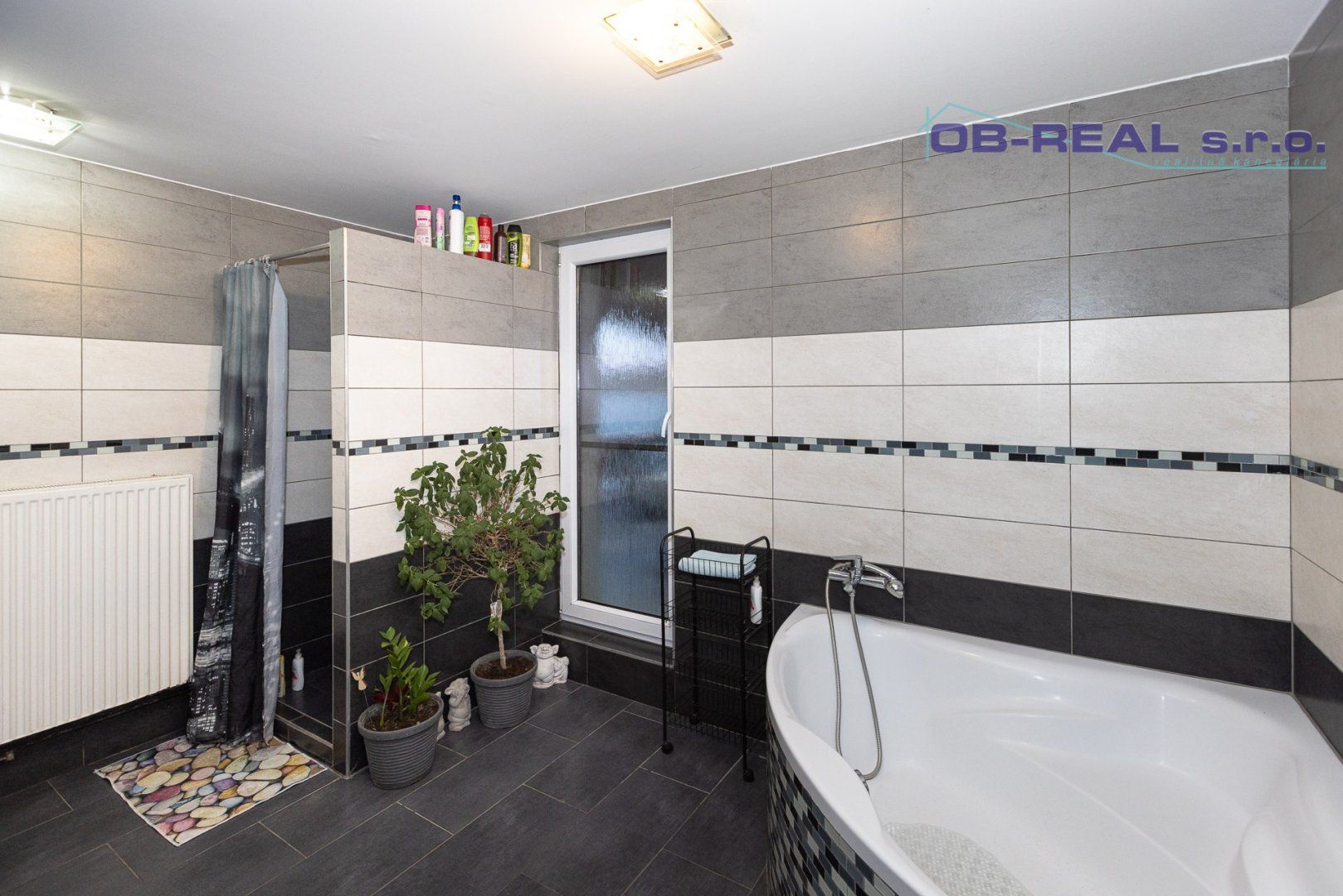 Predaj rekonštr. 4izb RD 189m2, 2xkúpeľňa, pozemok 1295m2