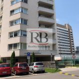 Pekné 2 kancelárie s balkónom + 2 parkovacie miesta GRÁTIS, pri hoteli Holiday Inn, 49 m2