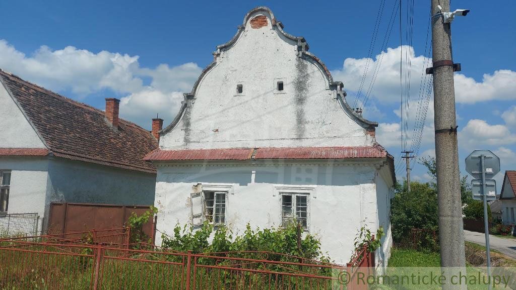 Jedinečná ponuka - 160 ročný dom, vhodný aj na chalupu na predaj, Záhorie