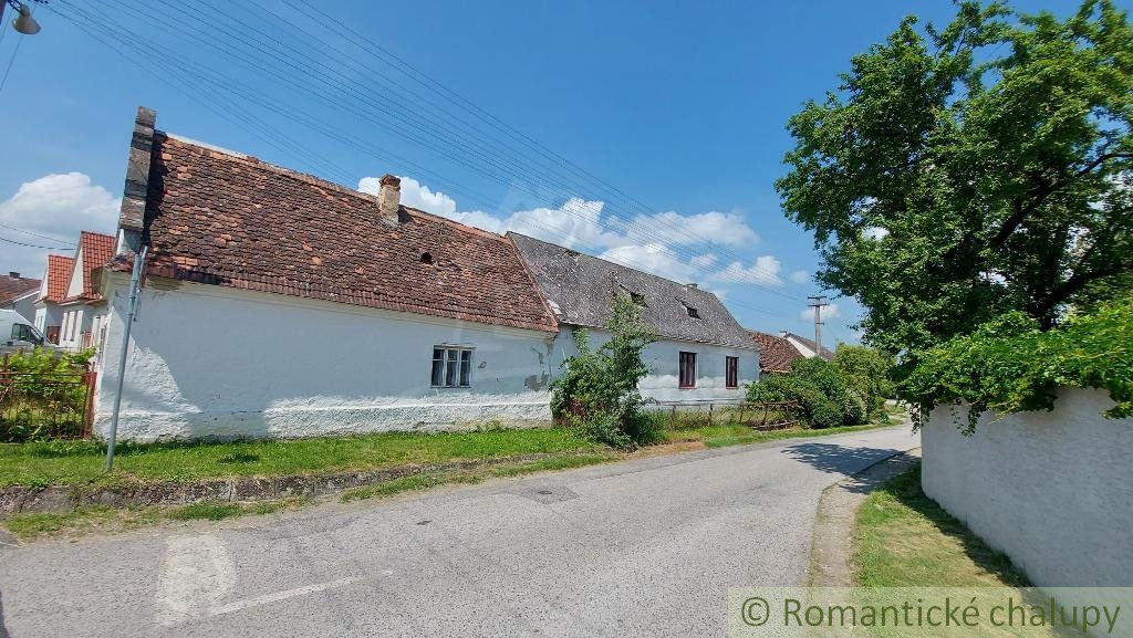 Jedinečná ponuka - 160 ročný dom, vhodný aj na chalupu na predaj, Záhorie