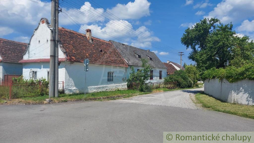 Jedinečná ponuka - 160 ročný dom, vhodný aj na chalupu na predaj, Záhorie