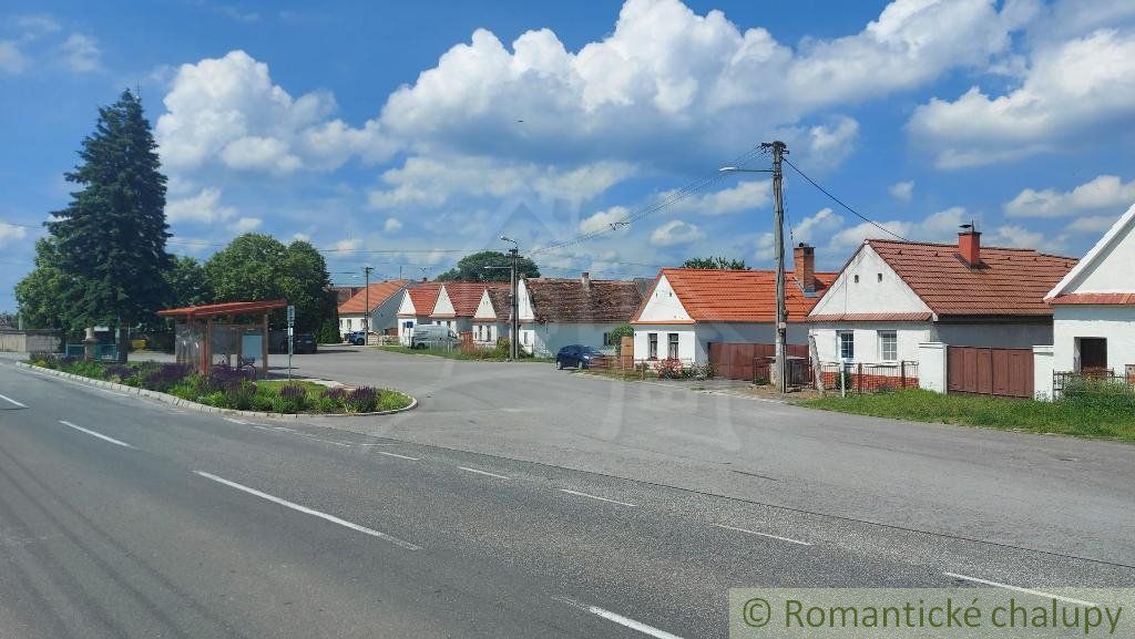 Jedinečná ponuka - 160 ročný dom, vhodný aj na chalupu na predaj, Záhorie