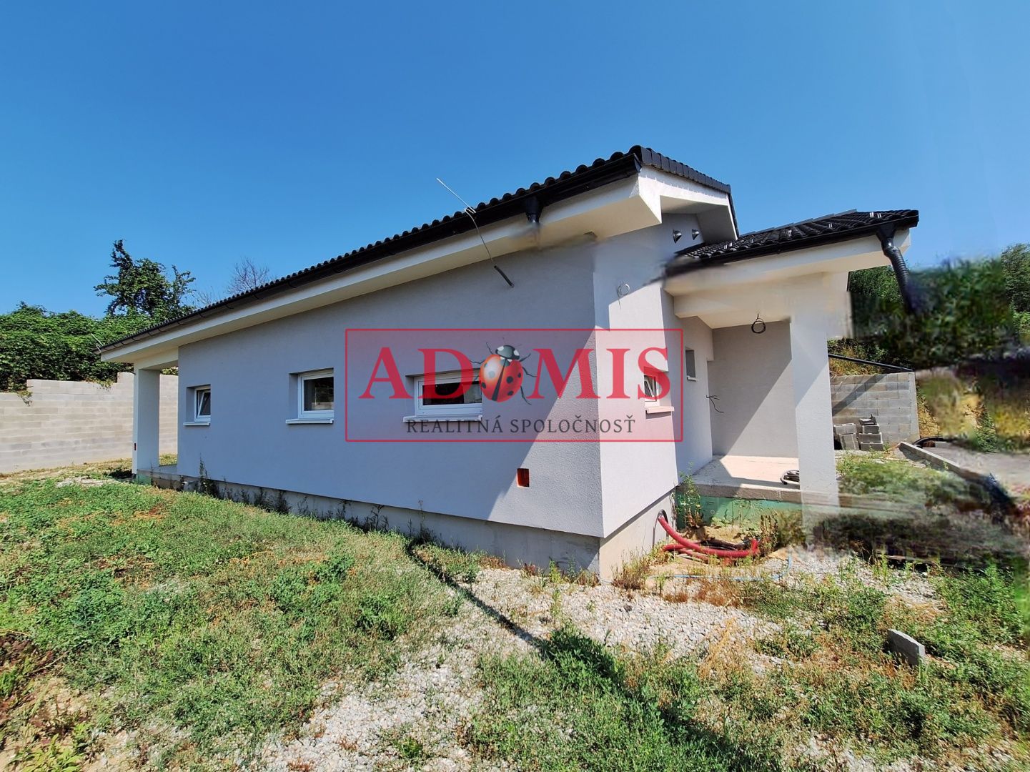 ADOMIS - predáme 4izb.bungalov č.5, 512m2 Chrastné, vodovod, asfalt, len 11km z Košíc