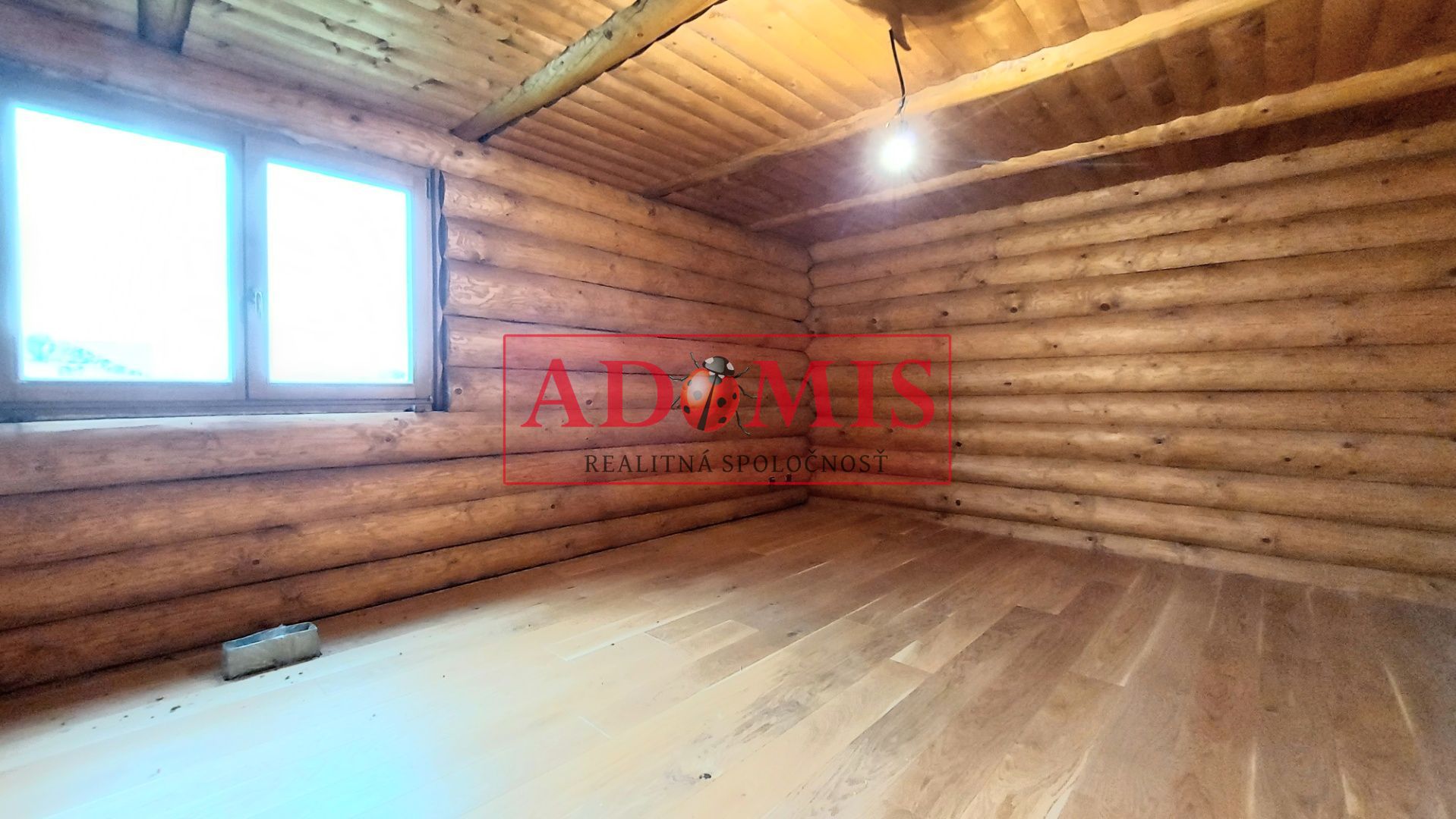 ADOMIS - exkluzívny 5-izb zrubový rodinný dom,Valaliky,3x kúpelňa,391m2,pozemok 944m2,dvojpodlažný,kompletne oplotený