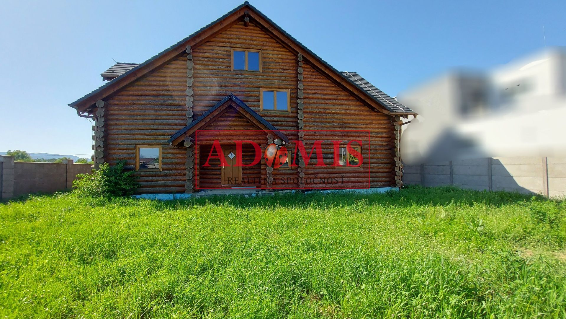 ADOMIS - exkluzívny 5-izb zrubový rodinný dom,Valaliky,3x kúpelňa,391m2,pozemok 944m2,dvojpodlažný,kompletne oplotený