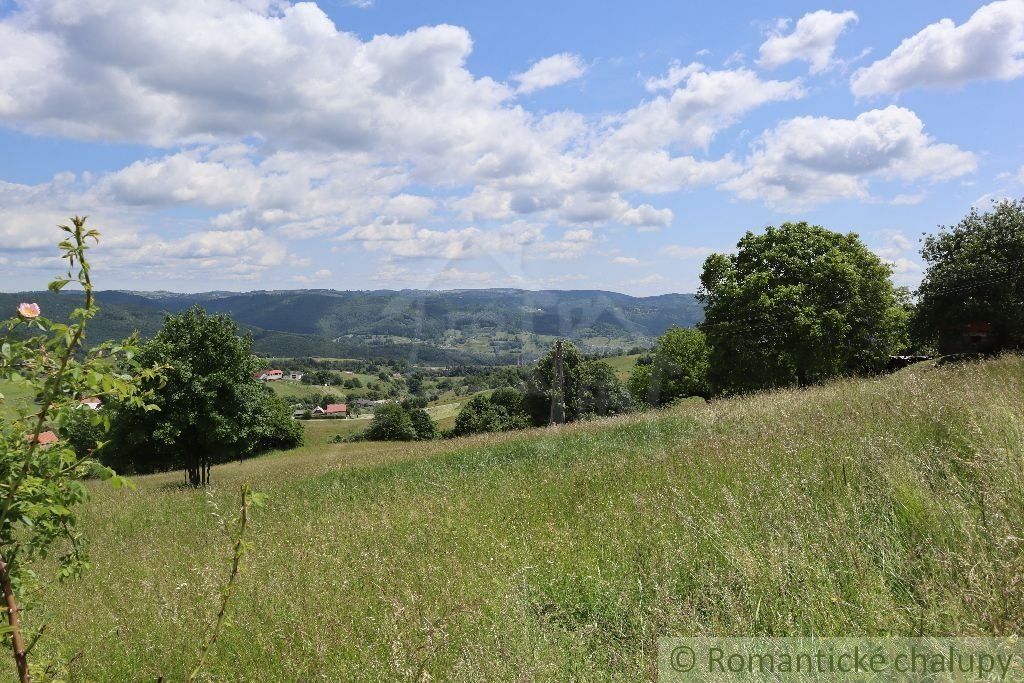 DOHODOU - Priestranný pozemok s krásnym výhľadom v Hriňovej