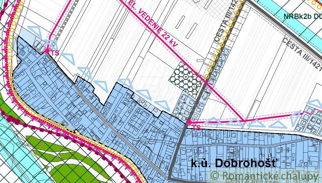 Veľký pozemok v obci Dobrohošť, vhodný pre výstavbu 1 alebo 2 rodinných domov