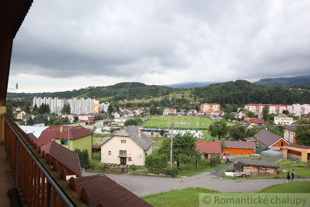 Priestranný rodinný dom s peknými výhľadmi v Hriňovej